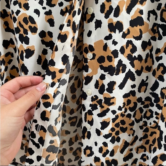 Aritzia Babaton leopard Animal Print Blouse xs - Picture 6 of 6